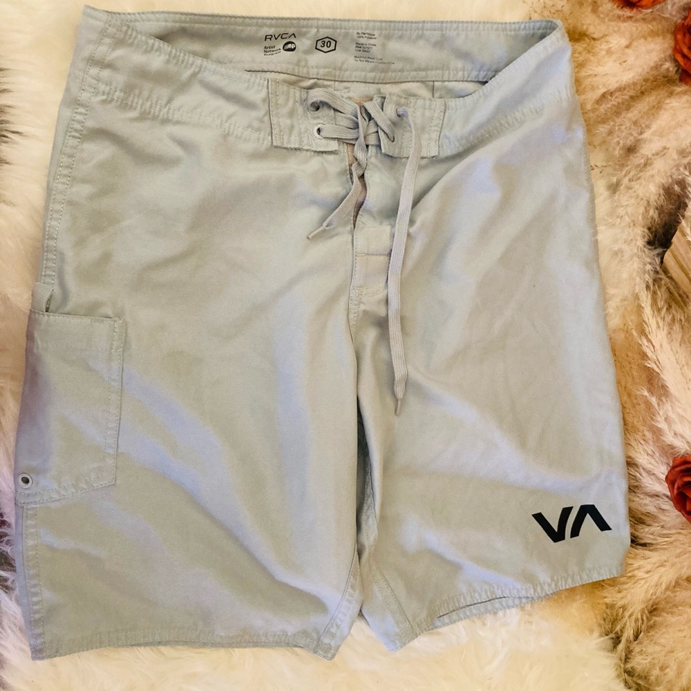 Men’s size 30 RVCA shorts